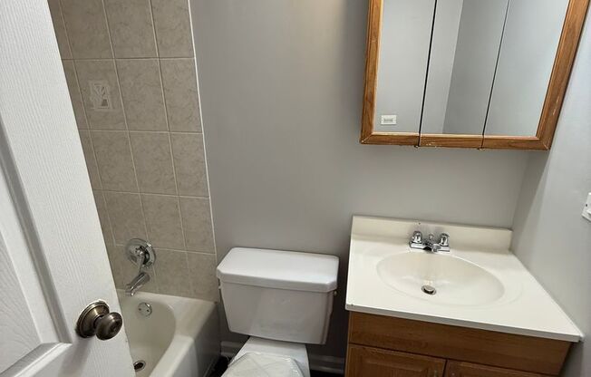 Studio, 1 bath, 600 sqft, $1,400, Unit 204