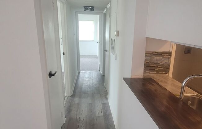 2 beds, 2 baths, 1,000 sqft, $1,150, Unit b3