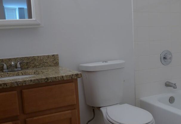 1 bed, 1 bath, 750 sqft, $2,050, Unit 07B