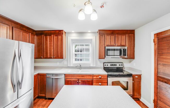 3 beds, 2 baths, 1,613 sqft, $2,900, Unit Unit 1