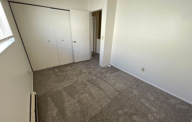 2 beds, 1 bath, 800 sqft, $1,395, Unit 4