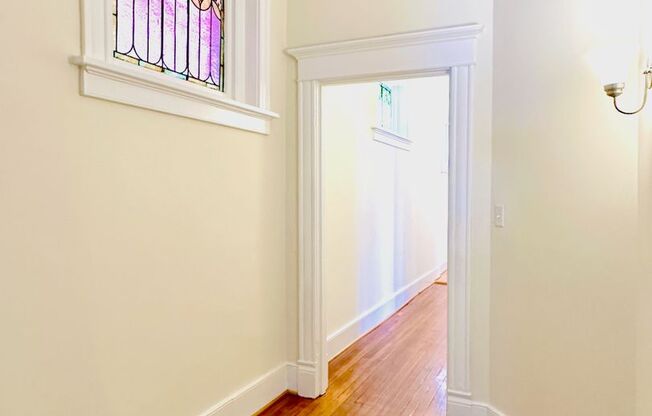 $2,890 / 2 br / 2 ba / 1,400 sqft