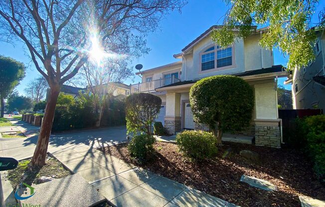 $6995-Amazing 4 Bed/3 Bath Home in Mtn. View Jackson Park Neighborhood! Central Air conditioning!