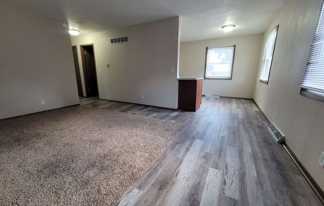 2 beds, 1 bath, 794 sqft, $835, Unit 3545-B