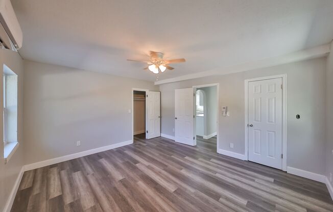 2 beds, 2 baths, $1,800, Unit Upper