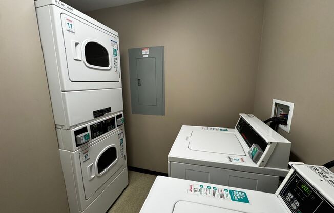 2 beds, 1 bath, 1,000 sqft, $2,000, Unit 303