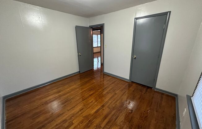 3 beds, 1 bath, $1,025