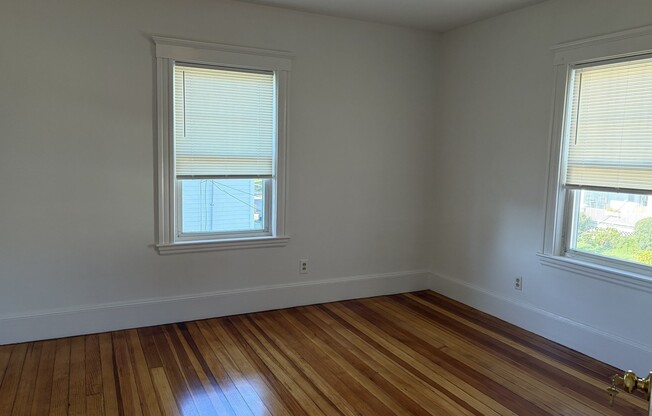 4 beds, 2 baths, 1,889 sqft, $3,800