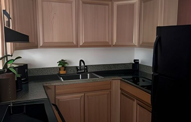 2 beds, 1 bath, 897 sqft, $1,695, Unit 1807-06