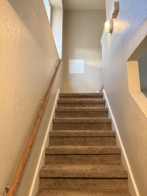2 beds, 1 bath, 968 sqft, $1,100, Unit # #B