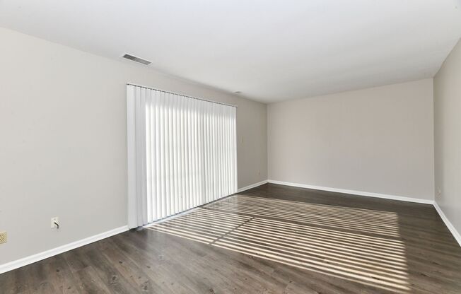 3 beds, 1.5 baths, 1,280 sqft, $2,199, Unit T-203