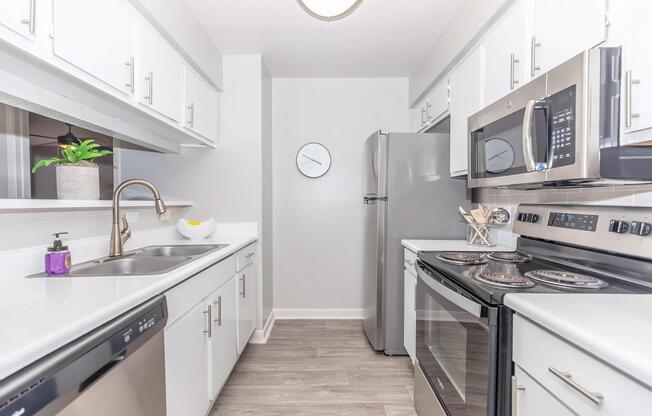 2 beds, 2 baths, 943 sqft, $1,424