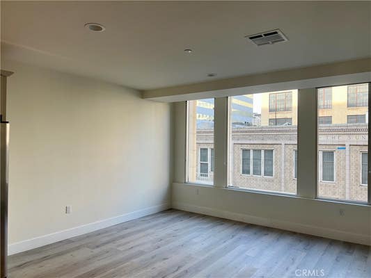 314 W 6 ST