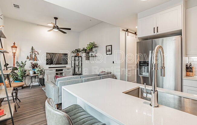2876 W 53 AVE