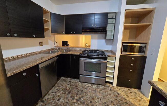 1 bed, 1 bath, $2,495, Unit #31A