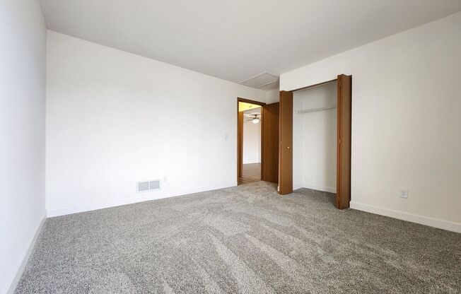 1 bed, 1 bath, 700 sqft, $1,199, Unit 1705