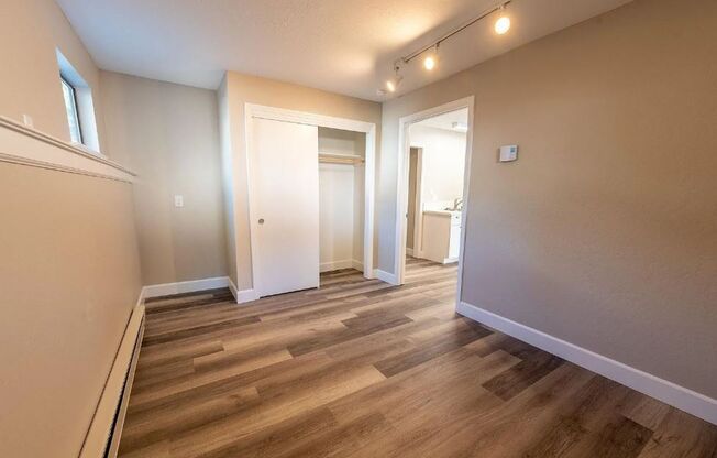 1449 Hillside Dr *