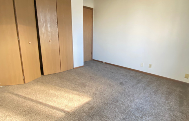 2 beds, 1 bath, 710 sqft, $850, Unit #12