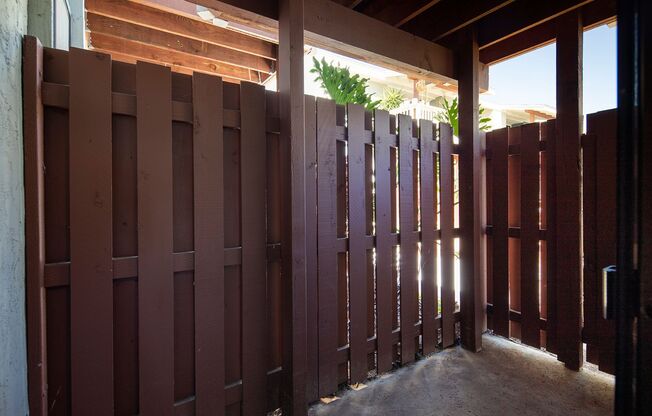 1 MONTH FREE!!! 2 BR in Pacific Beach with Parking and GREAT Location!