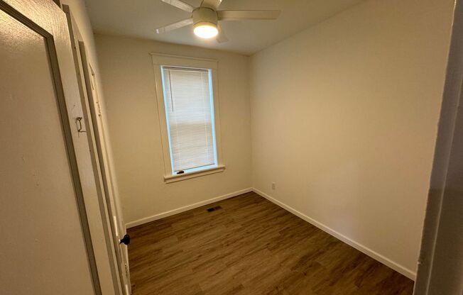 2 beds, 1 bath, 700 sqft, $995