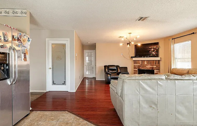 1435 GREENBROOK DR
