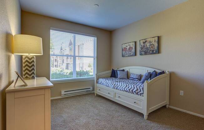 Living Area at Commons at Verandas in Tanasbourne Apartments, Hillsboro, OR, 97124