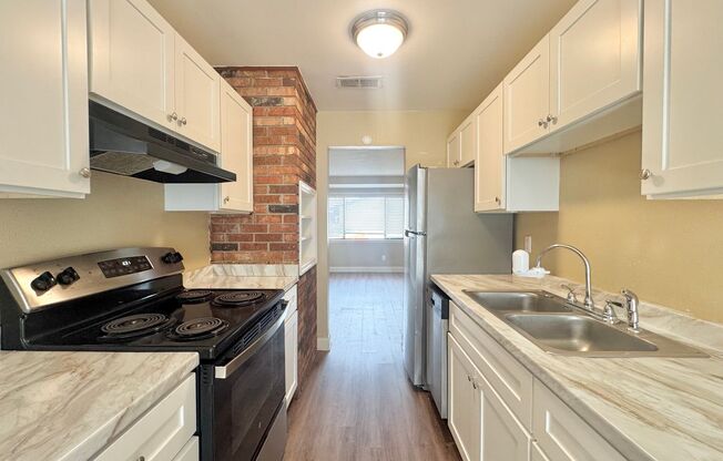 Apartment - Right off Cypress Gardens Blvd!