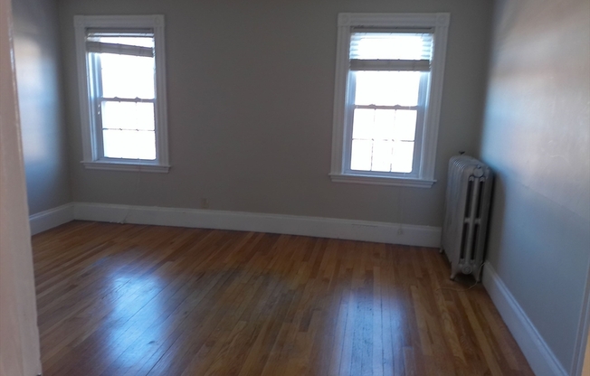 3 beds, 1 bath, 1,000 sqft, $3,000, Unit 3