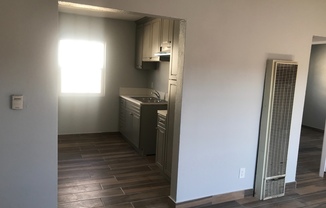 2 beds, 1 bath, $2,700