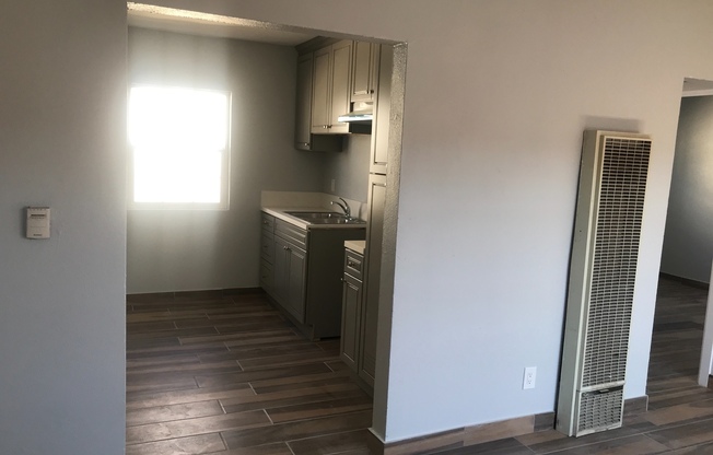 2 beds, 1 bath, $2,700