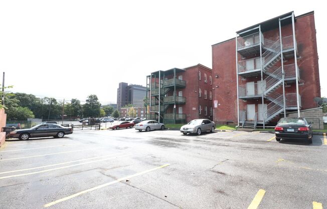 286-288 Park St / Luca Investments LLC