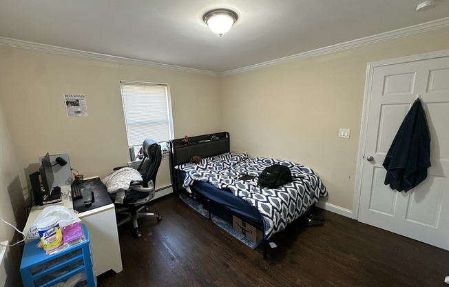 3 beds, 1.5 baths, 1,100 sqft, $3,350, Unit A