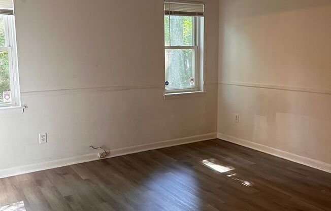 3 beds, 1 bath, $1,550