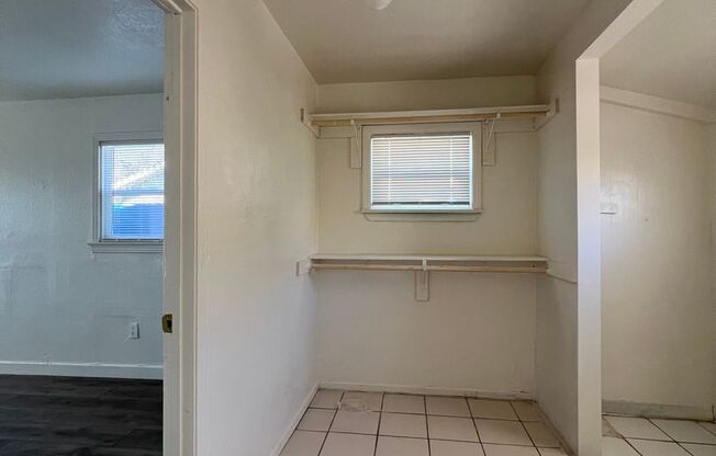 3 beds, 1 bath, $1,300