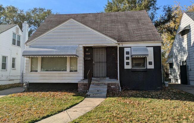 7469 Memorial 3bed/1bath with beautiful hardwood floors located in Herman Gardens