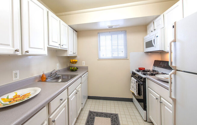 Fully Equipped Kitchen at Dulles Glen, Virginia