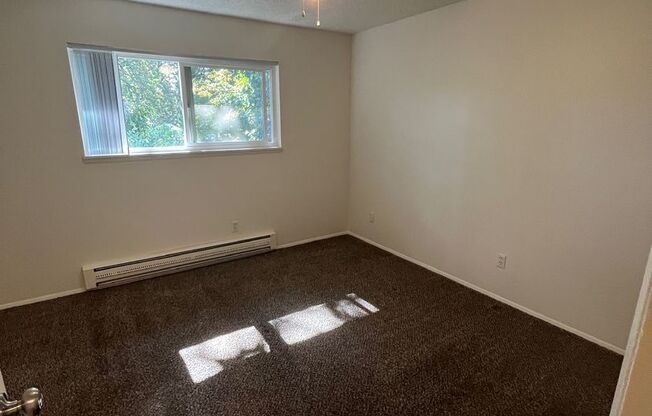 1 bed, 1 bath, 624 sqft, $1,050, Unit 30