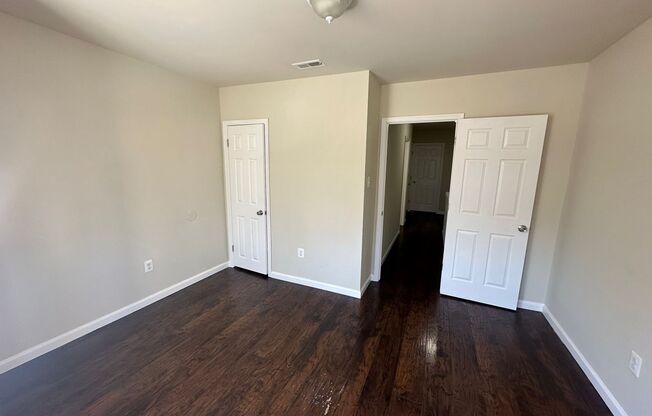 3 beds, 1 bath, $1,220