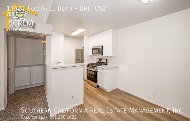 11821 FOOTHILL BLVD