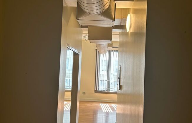 1 bed, 1 bath, 631 sqft, $1,995, Unit 1023-301