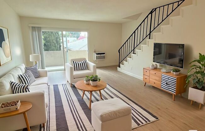 10840 CAMARILLO ST TRL