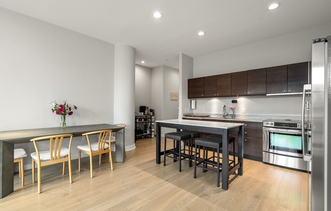 285 Columbus Ave