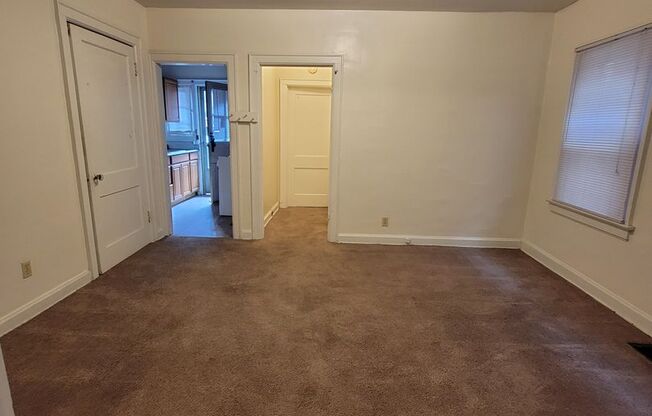 1 bed, 1 bath, 900 sqft, $900, Unit B