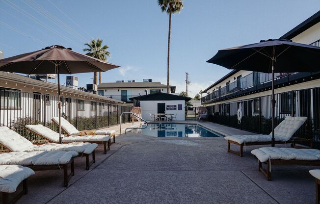2 beds, 1.5 baths, 850 sqft, $1,597, Unit 12