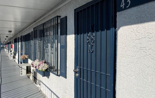 4600 Paradise Rd #43 / Deluxe Cozy Studio - Featuring Several Elegant Upgrades