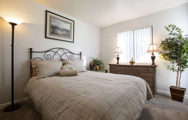 Bedroom at Tierra Pointe Apartments in Albuquerque NM October 2020 (5)