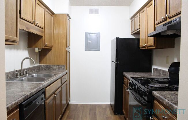 2 beds, 1 bath, 900 sqft, $975, Unit 37