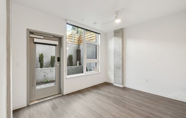 Studio, 1 bath, 289 sqft, $1,500, Unit 109