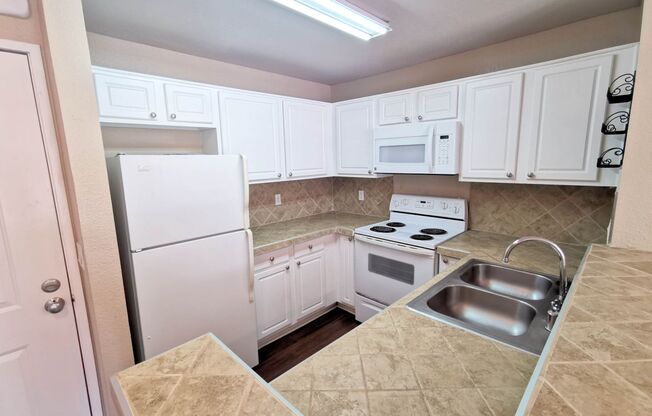 1 bed, 1 bath, $2,395, Unit 7234