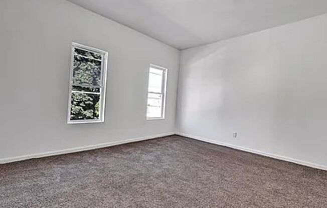 4 beds, 1 bath, $1,595